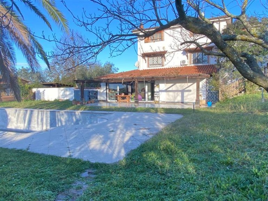 Villa in Via Monte Cappelletto, Sacrofano, 6 locali, 3 bagni, 270 m²