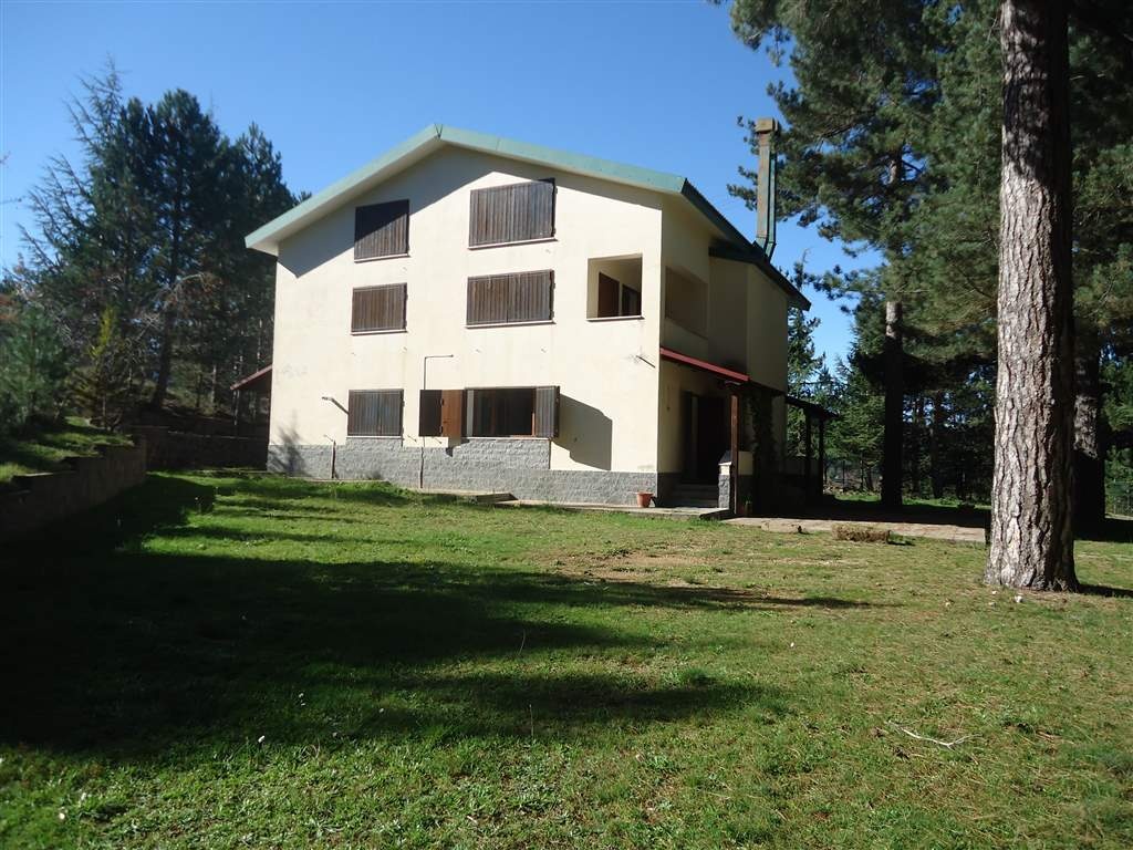 Casa indipendente in Contrada Guzzalini, Spezzano della Sila, 9 locali