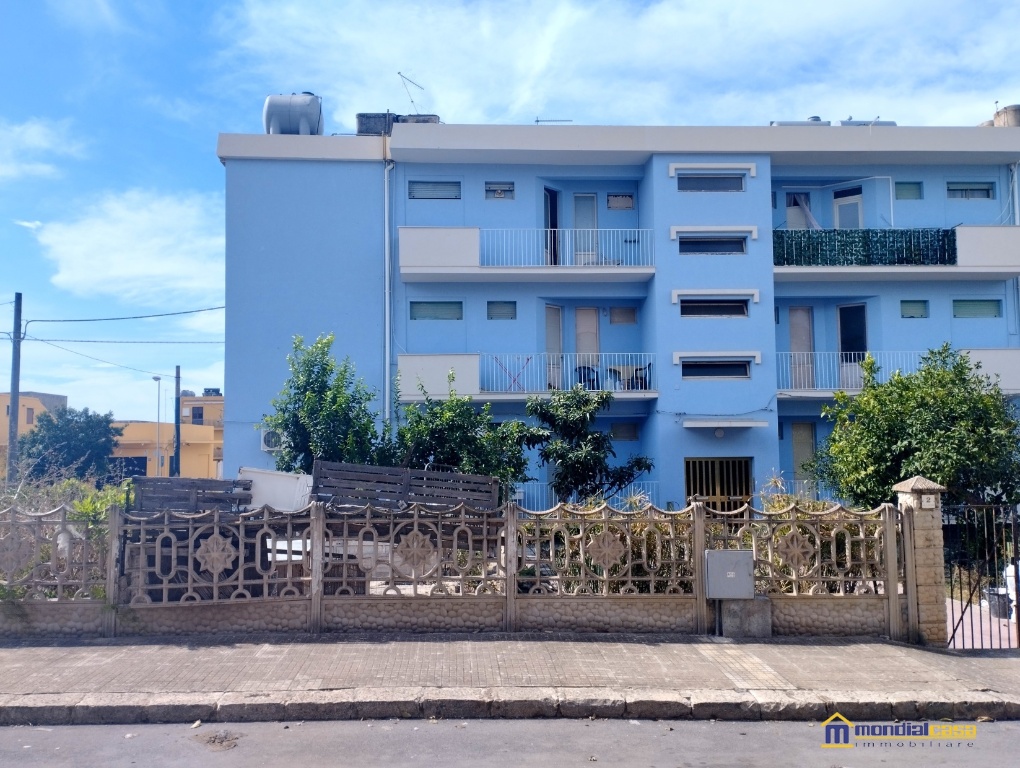 Appartamento in Via Manzoni, Pachino, 5 locali, 1 bagno, 85 m²