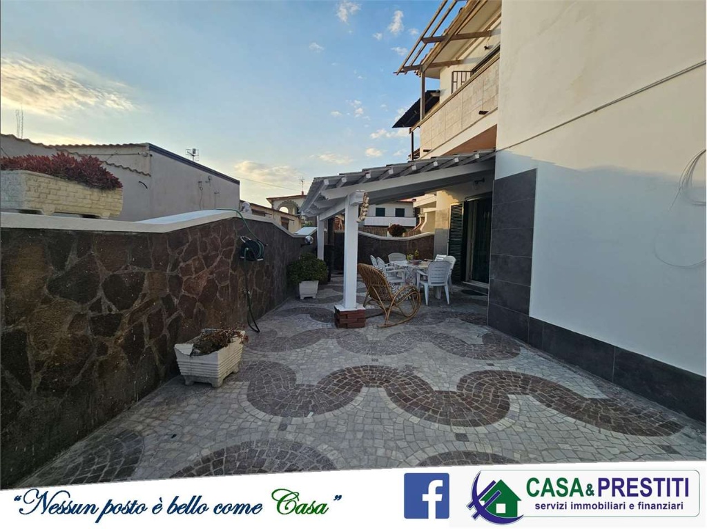 Porzione di casa a Castel Volturno, 4 locali, 2 bagni, 120 m²