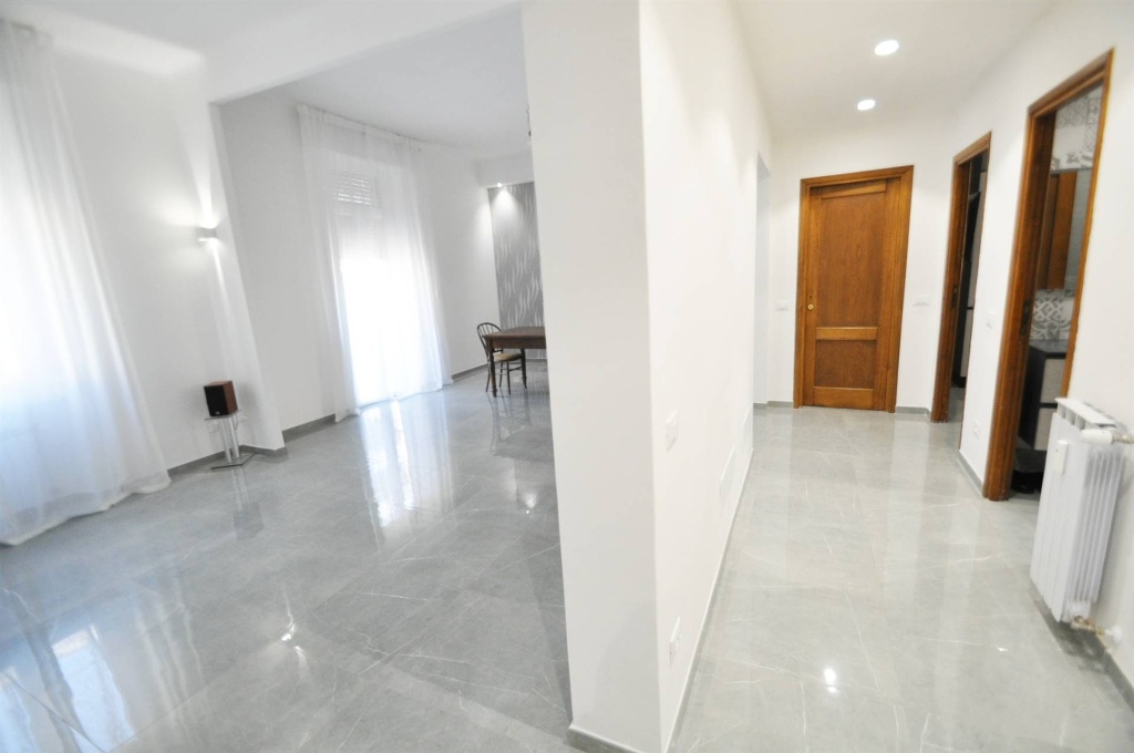 Quadrilocale a La Spezia, 1 bagno, arredato, 125 m², 3° piano