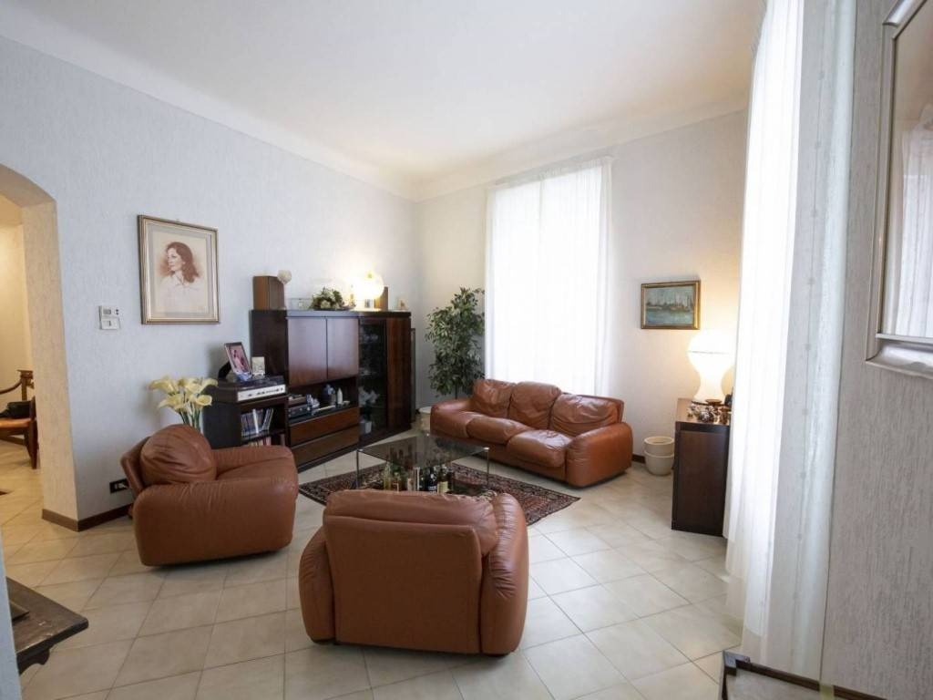 Appartamento a La Spezia, 5 locali, 2 bagni, 152 m², 3° piano