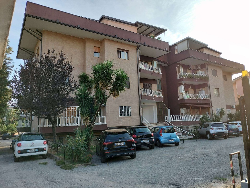 Quadrilocale in Via della Pace 9, Castrolibero, 1 bagno, 110 m²