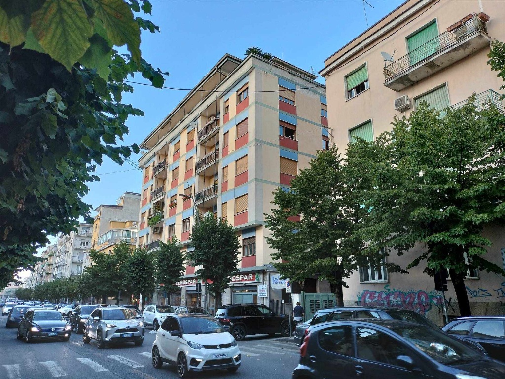 Appartamento in Via Cattaneo 7, Cosenza, 5 locali, 2 bagni, 190 m²