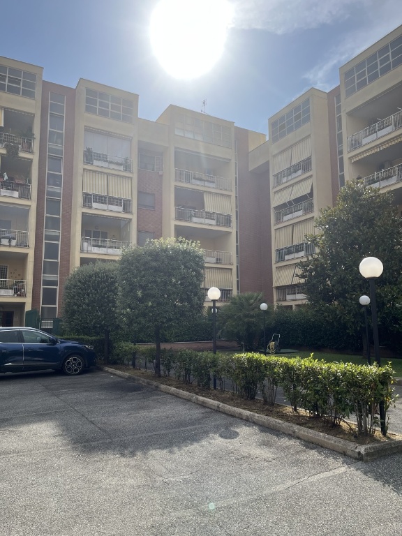 Appartamento in Via Primo Conti 20, Roma, 6 locali, 2 bagni, garage