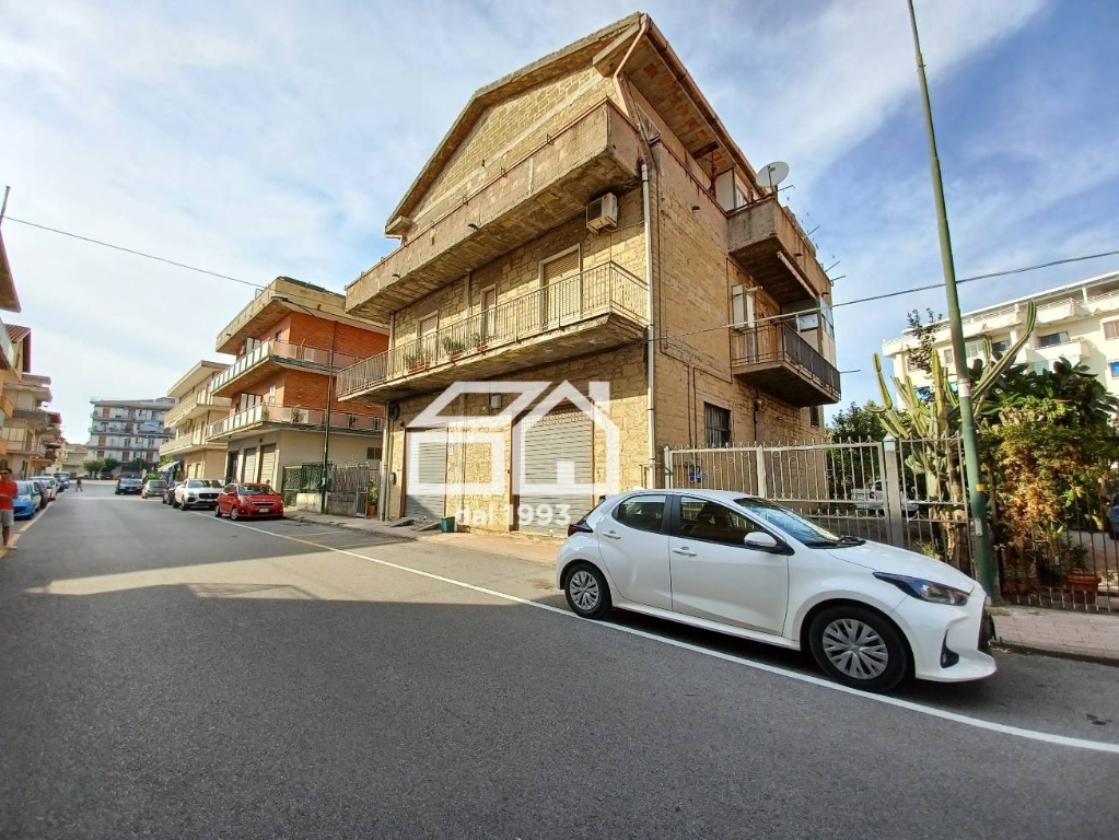 Quadrilocale in Via Tenente Paraggio, Bellizzi, 2 bagni, 115 m²