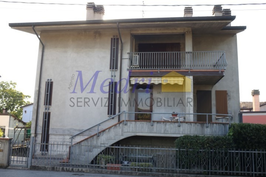 Villetta bifamiliare in Via marmirolo 24, Cesena, 10 locali, 1 bagno