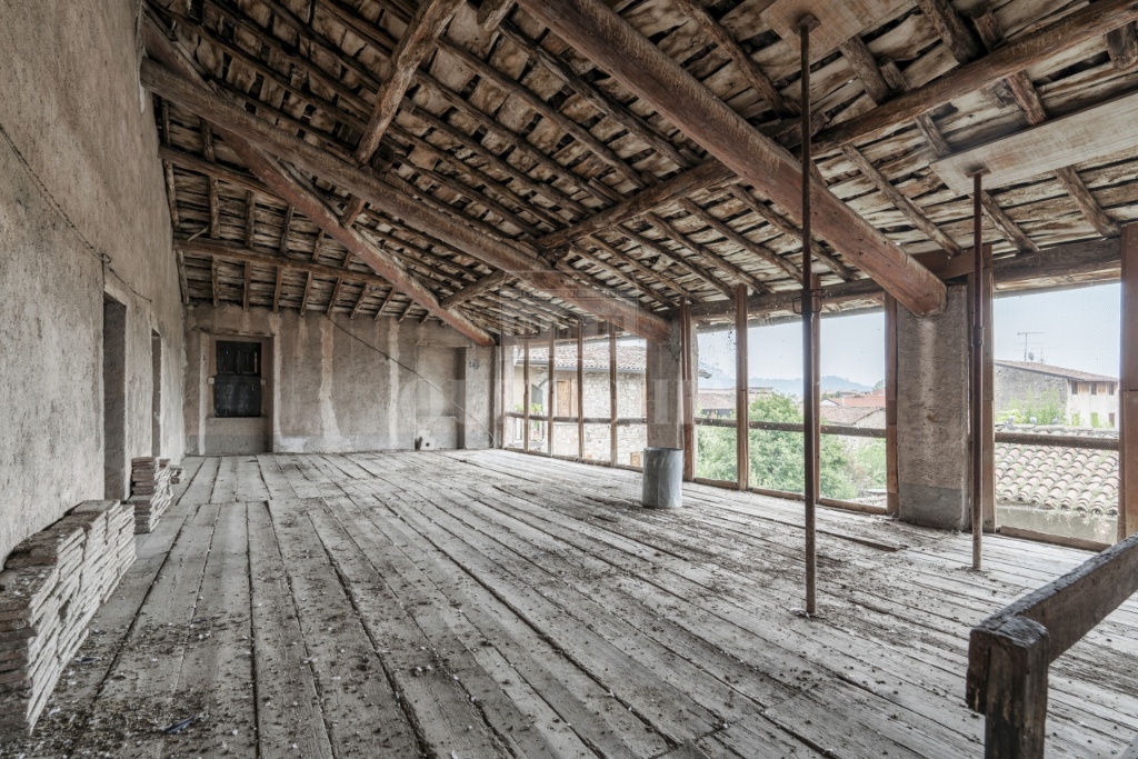 Rustico in Via Rodone, Brescia, 509 m², da ristrutturare in vendita