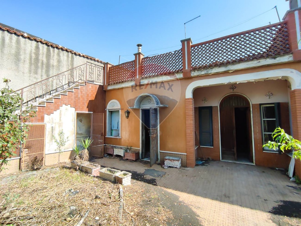 Casa indipendente in Via trazzera, Aci Bonaccorsi, 4 locali, 1 bagno