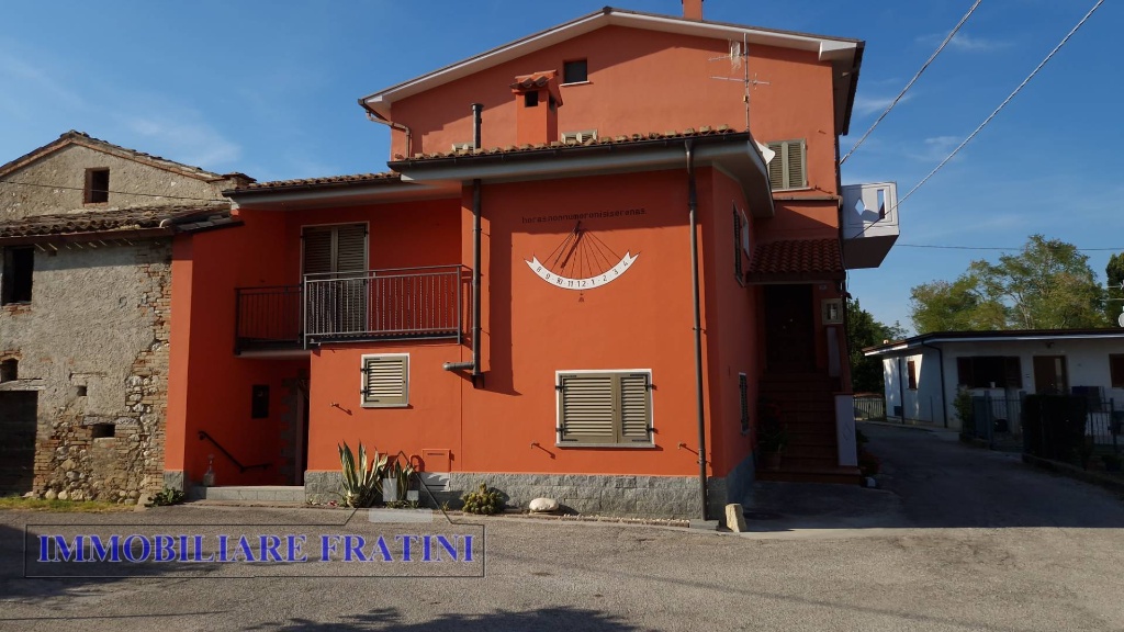Casa indipendente a Sant'Egidio alla Vibrata, 4 locali, 2 bagni, 95 m²