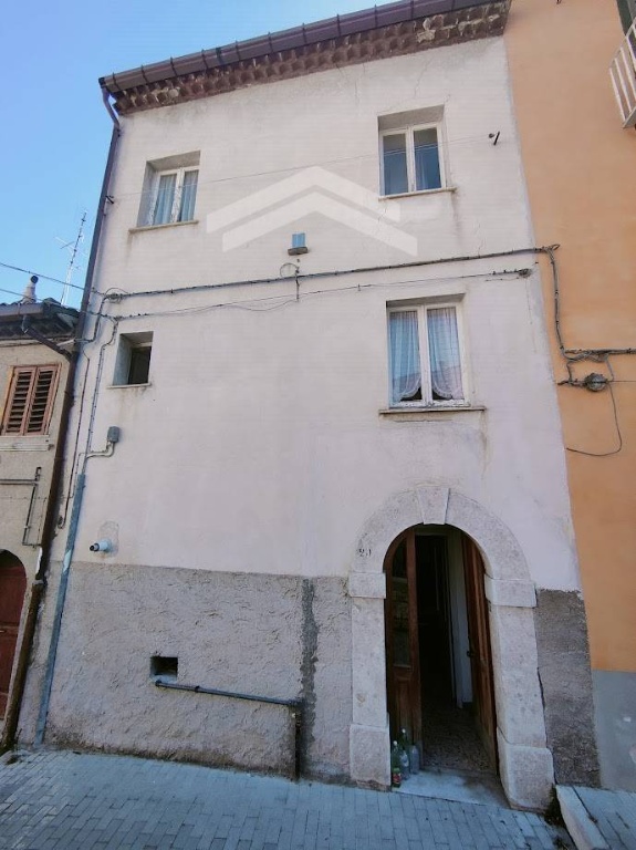 Palazzo in Viale del Castello, Campobasso, 3 locali, 3 bagni, arredato