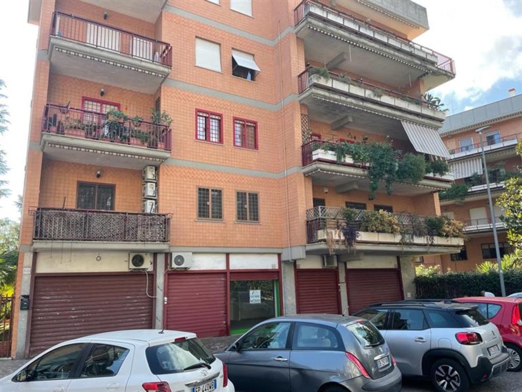 Appartamento in Via Giulio Galli, Roma, 6 locali, 2 bagni, 135 m²