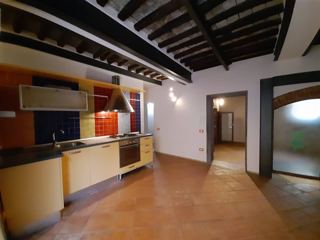 Trilocale a Pisa, 1 bagno, 90 m², classe energetica G in vendita