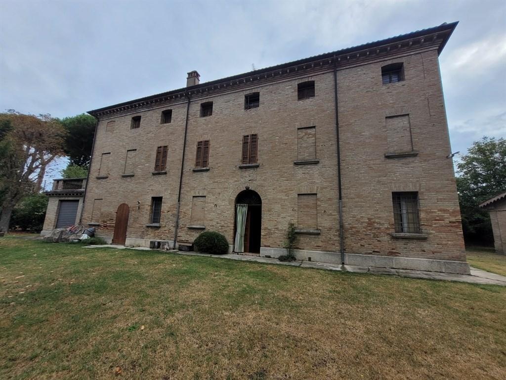 Palazzo in Via Ravegnana, Ravenna, 15 locali, 3 bagni, con box, 980 m²