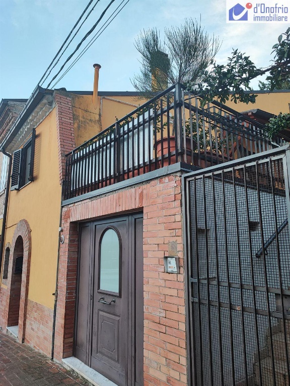 Casa indipendente in VIA S.ANTONIO ABATE, Campobasso, 2 bagni, 85 m²