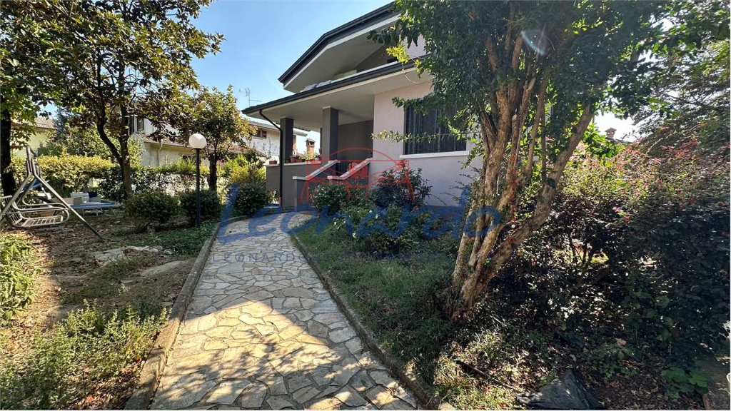 Villa in Via roso, Rottofreno, 7 locali, 3 bagni, giardino privato