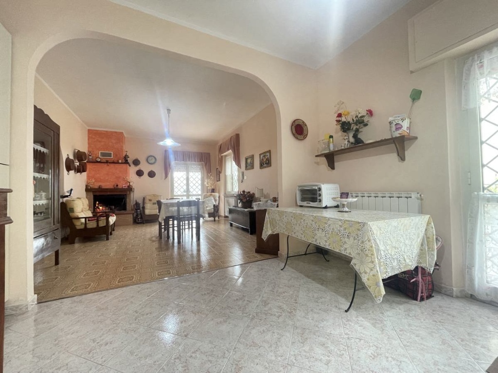 Villa singola in Casaluna, Nocera Umbra, 6 locali, 2 bagni, 180 m²