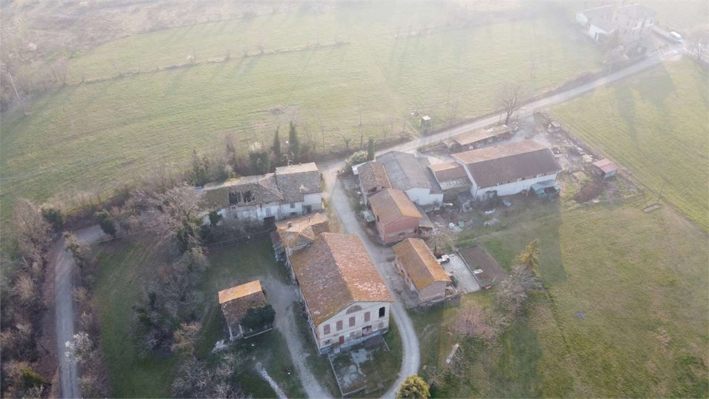 Palazzo in Via Oliveto 5, Albinea, 10 locali, giardino privato, 650 m²