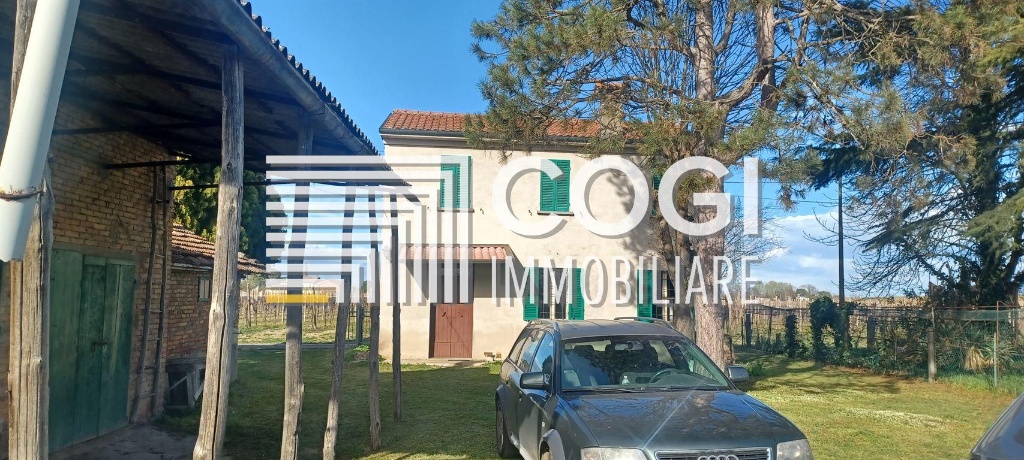 Casa indipendente in Via sant'antonio, Lugo, 3 locali, 1 bagno, 168 m²