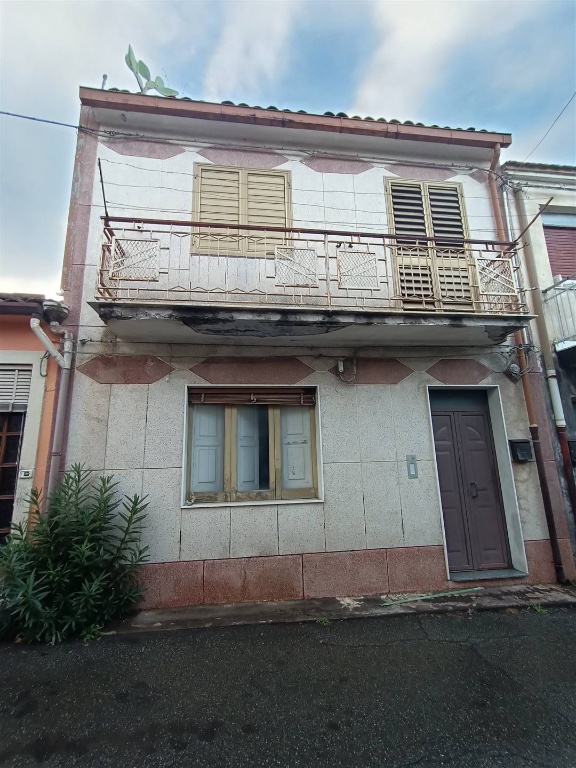 Casa indipendente in Via Mariano Gullotto 29, Castiglione di Sicilia