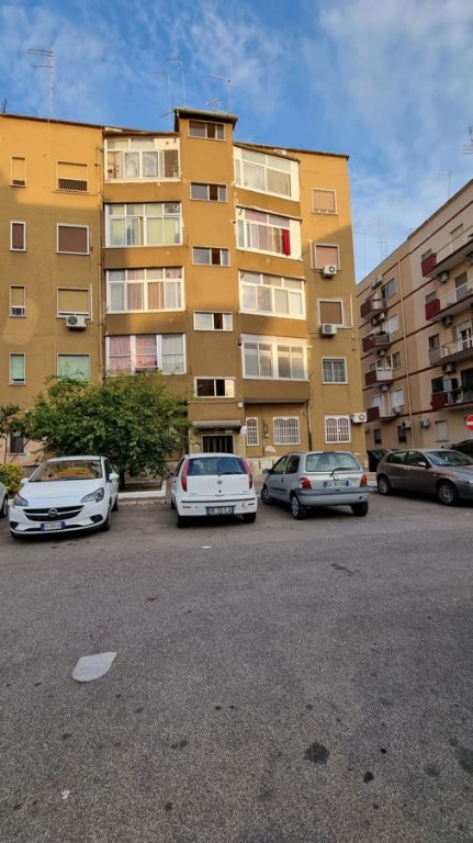 Quadrilocale in Via Dante 400, Taranto, 2 bagni, 90 m², piano rialzato