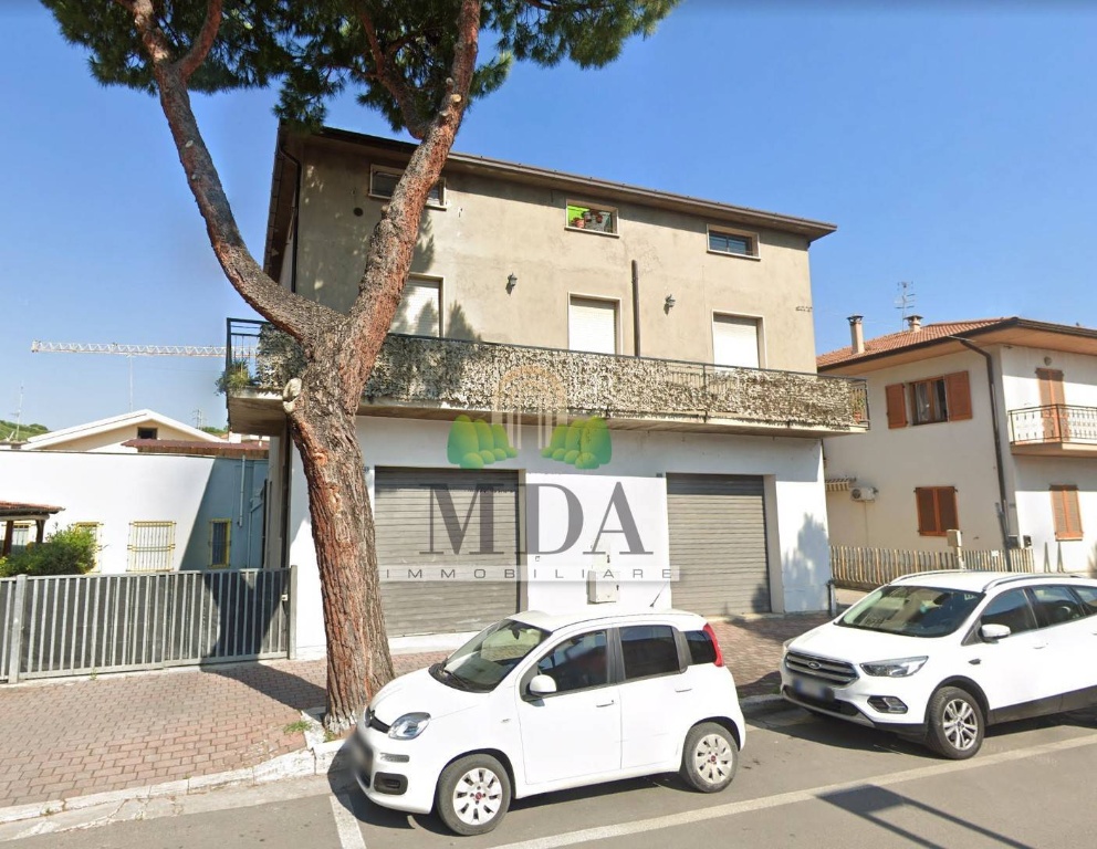 Quadrilocale in Via Roma, Martinsicuro, giardino privato, posto auto