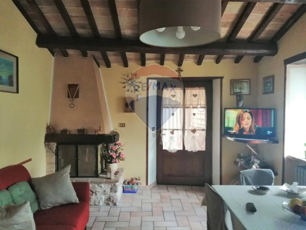 Casa semindipendente in Rasiglia Via del Bosco - del Monte, Foligno