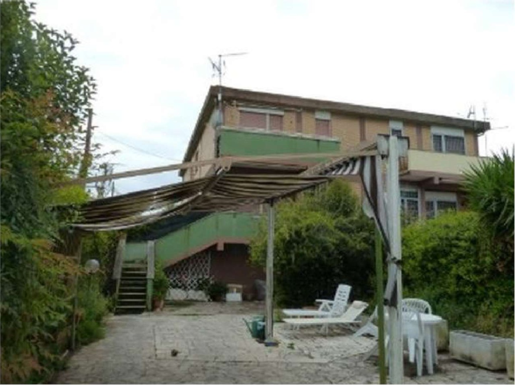 Appartamento in Lungomare degli Ardeatini 282, Ardea, 6 locali, garage