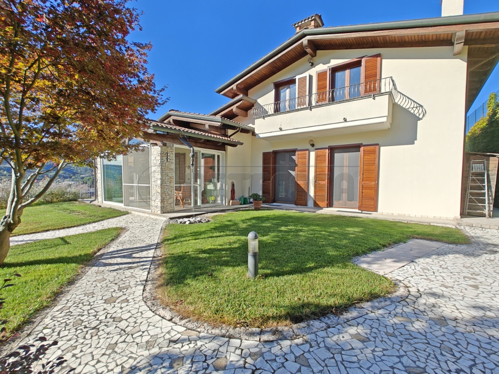 Villa in Via Monte Grappa 31, Cornedo Vicentino, 10 locali, 3 bagni