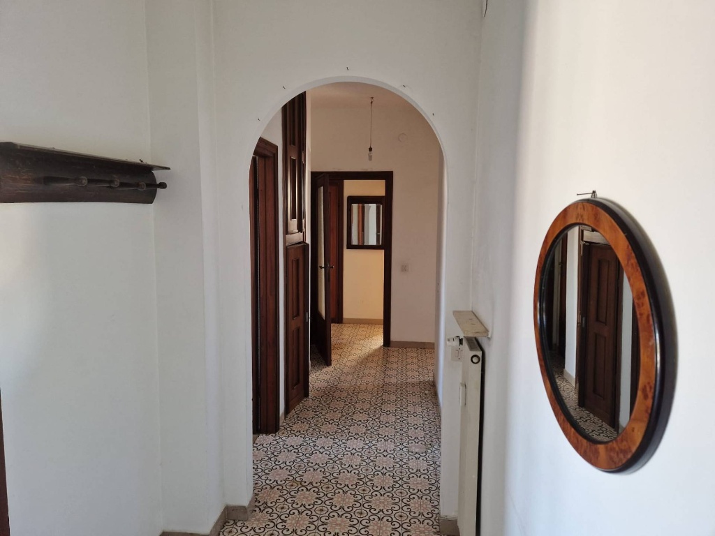Appartamento a Pisa, 5 locali, 2 bagni, 100 m², 4° piano, ascensore