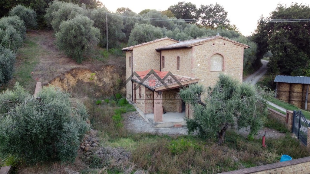 Casa singola a Volterra, 5 locali, 2 bagni, giardino privato, 100 m²