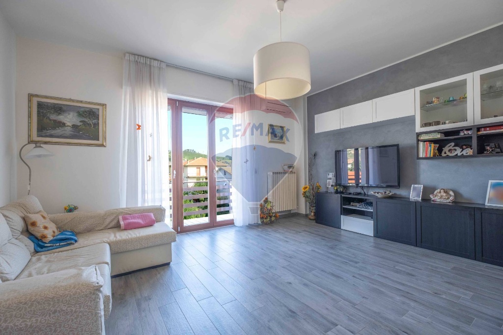 Appartamento in Via Cavour, Maiolati Spontini, 8 locali, 1 bagno