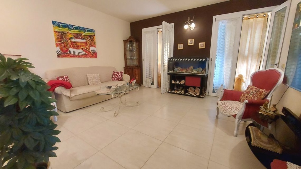 casa indipendente in vendita a Castelnuovo Magra in zona Palvotrisia