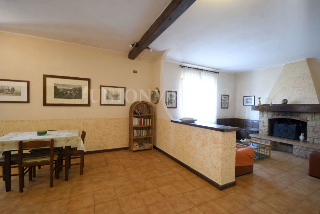 Villetta bifamiliare in Vicolo turi, Sarzana, 11 locali, 300 m²