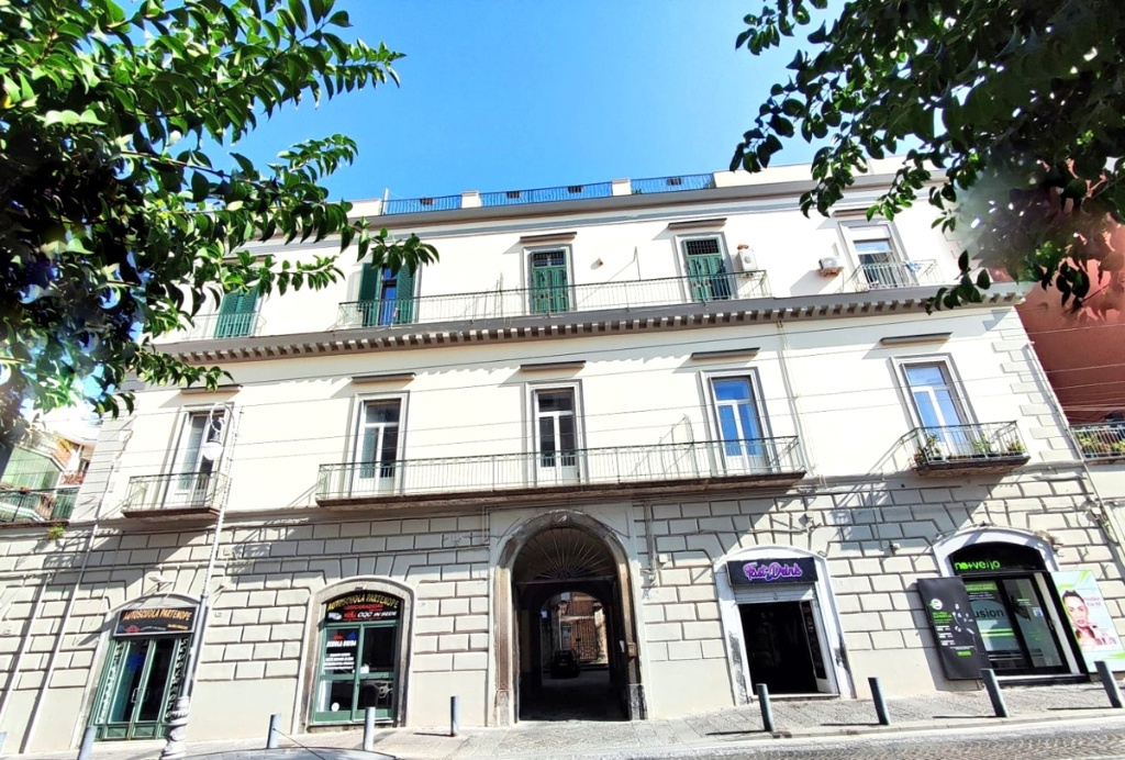 Appartamento in Corso GARIBALDI 154, Portici, 5 locali, 2 bagni