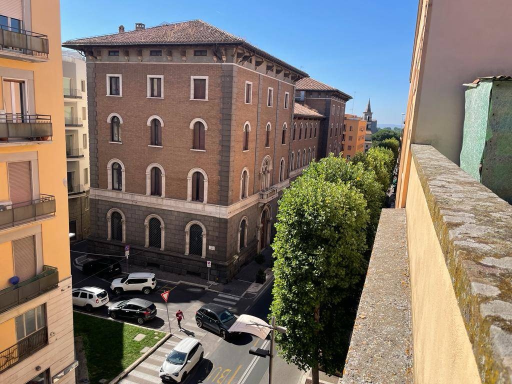Appartamento in Via del repuzzolo 3, Viterbo, 8 locali, 2 bagni
