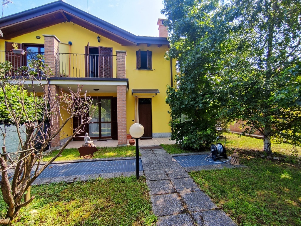 Villa in Via Della Piana 21, Gallarate, 4 locali, 2 bagni, garage