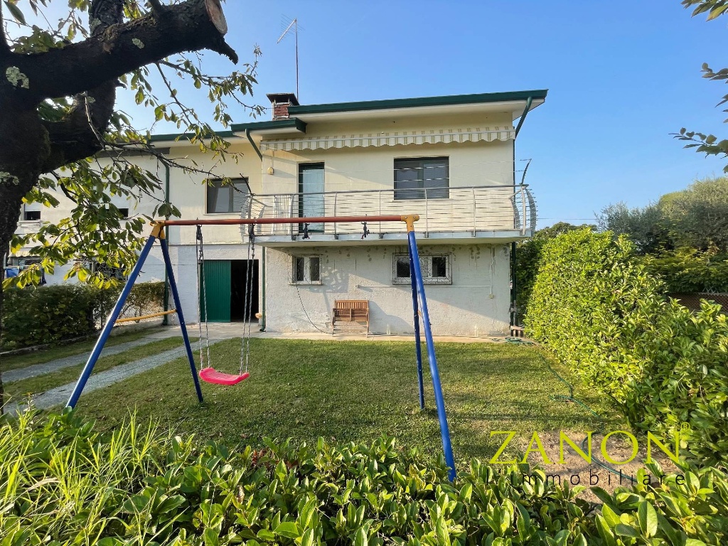 Casa semindipendente in Via Sant'Elia, Fogliano Redipuglia, 8 locali
