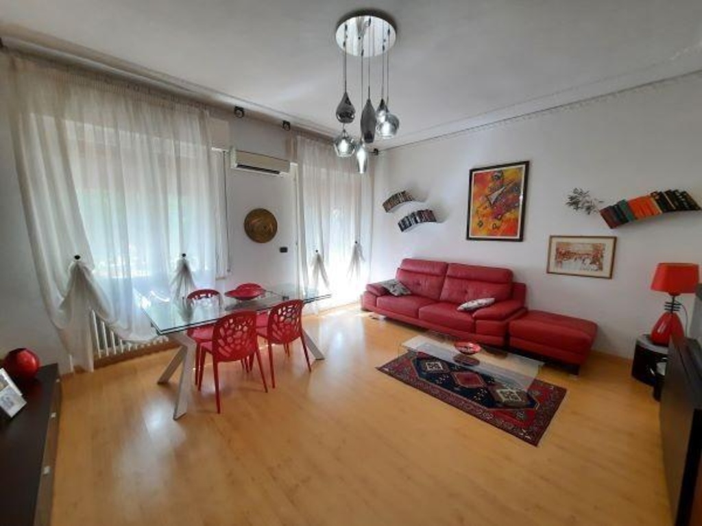 Appartamento a Rosignano Marittimo, 5 locali, 1 bagno, 95 m², 1° piano
