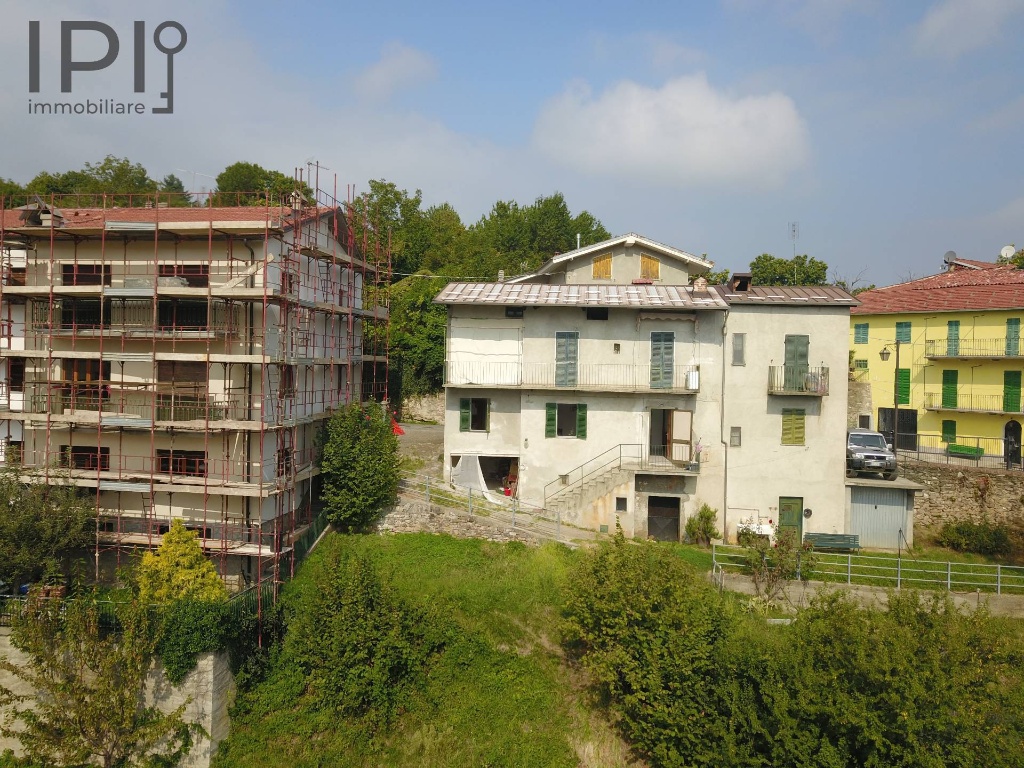 Casa indipendente a Montaldo di Mondovì, 8 locali, 2 bagni, 180 m²