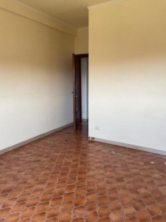 Appartamento a Pisa, 5 locali, 2 bagni, 115 m², 4° piano, ascensore