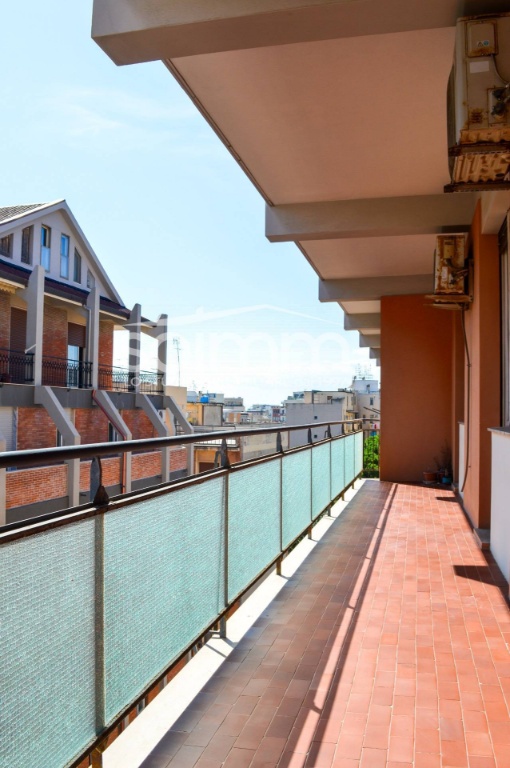 Appartamento a Cagliari, 6 locali, 2 bagni, 183 m², 5° piano