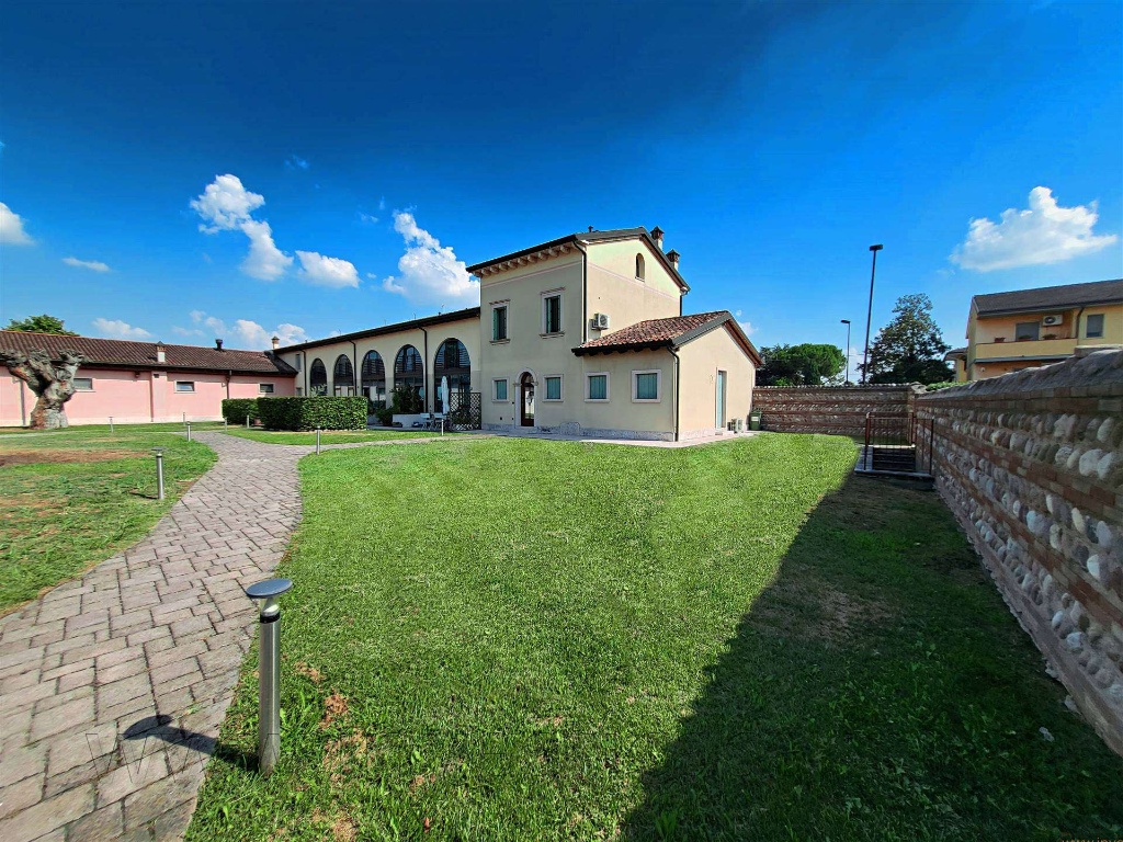 Villa a schiera a Vigasio, 7 locali, 3 bagni, 191 m² in vendita