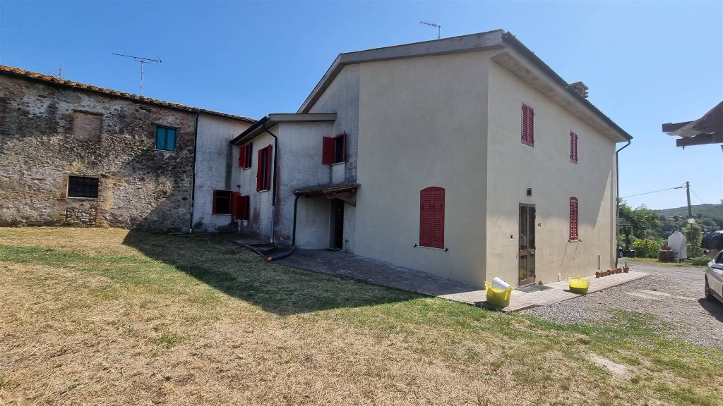 Casa colonica a Montecatini Val di Cecina, 6 locali, 1 bagno, 134 m²