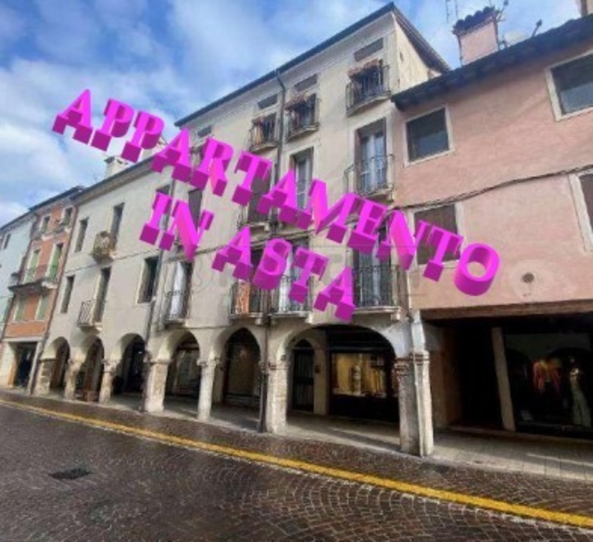Appartamento in Corso Antonio Fogazzaro 154, Vicenza, 13 locali