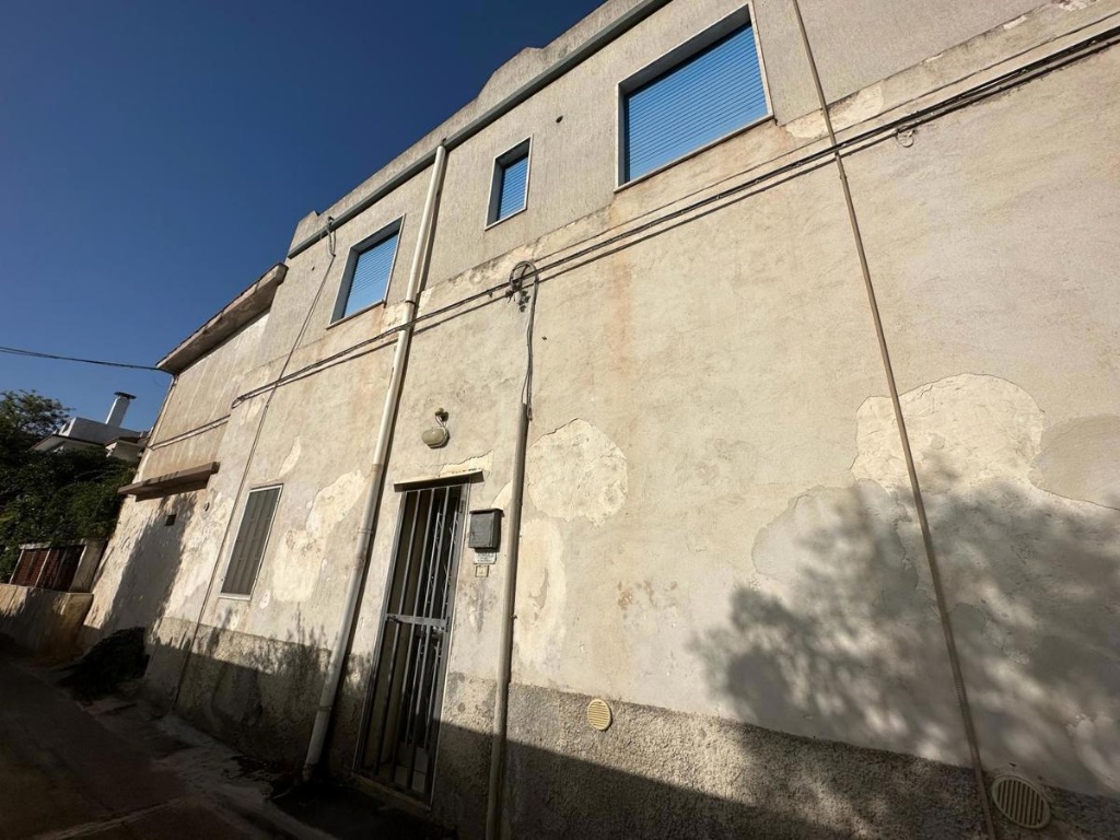 Casa indipendente in Via SPIGOLE 2, Taranto, 3 locali, 1 bagno, 100 m²