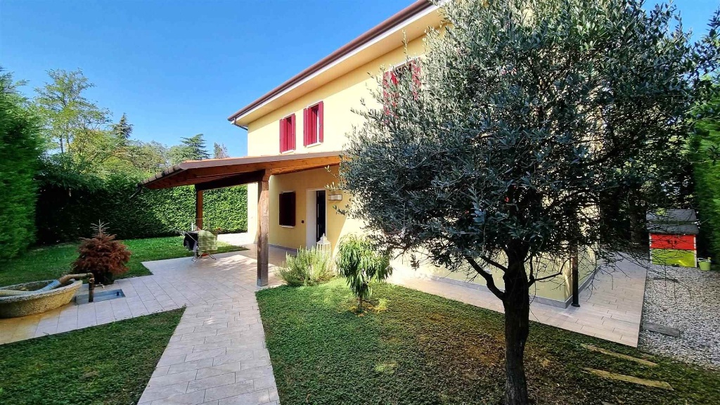 Villa a Zero Branco, 6 locali, 2 bagni, giardino privato, 205 m²