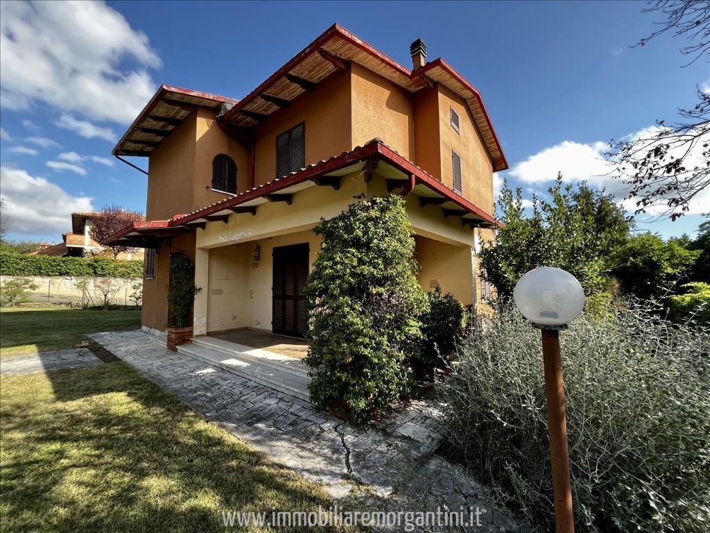 Villa a schiera a Sarteano, 9 locali, 3 bagni, giardino privato