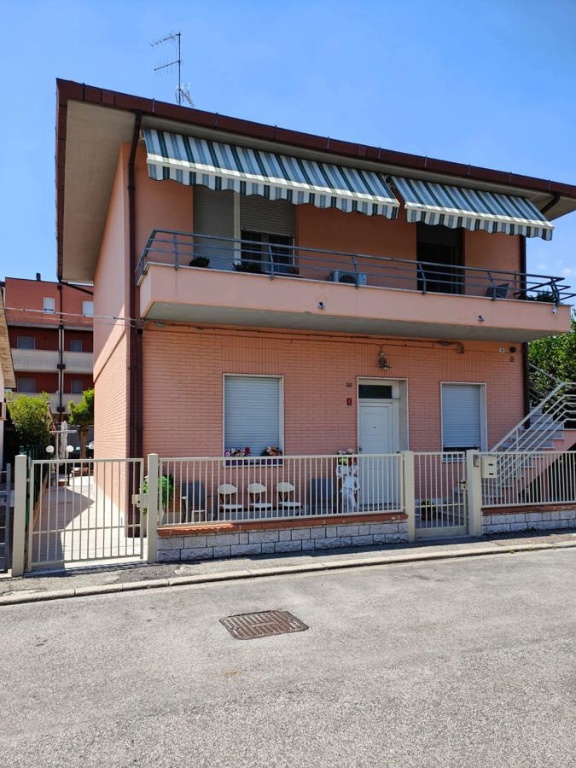Appartamento in Spina, Ravenna, 7 locali, 2 bagni, giardino in comune