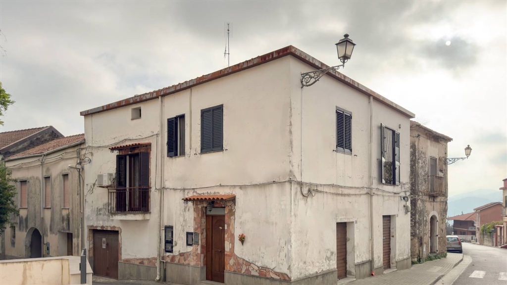 Casa semindipendente a Salerno, 4 locali, 2 bagni, 120 m², terrazzo